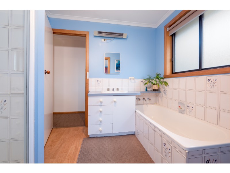 5 Dooleys Avenue, Rosetta TAS 7010