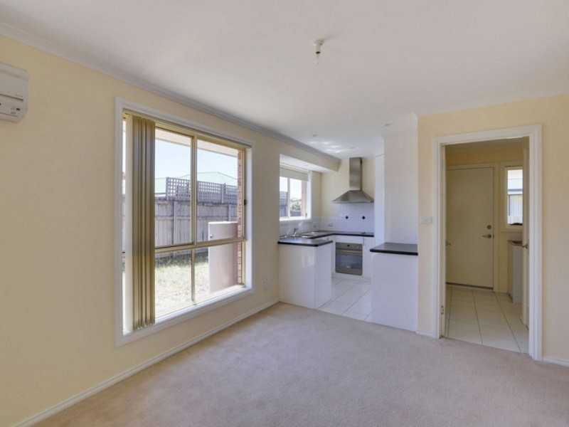 2/11 Lucas Place, Brighton TAS 7030