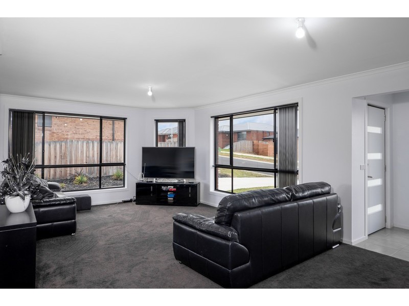 8 Dudley Drive, Brighton TAS 7030