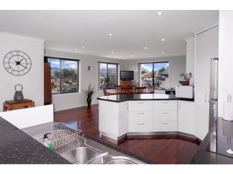 14 Govett Rise, Austins Ferry TAS 7011