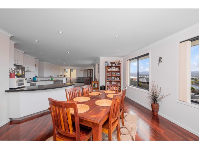 14 Govett Rise, Austins Ferry TAS 7011