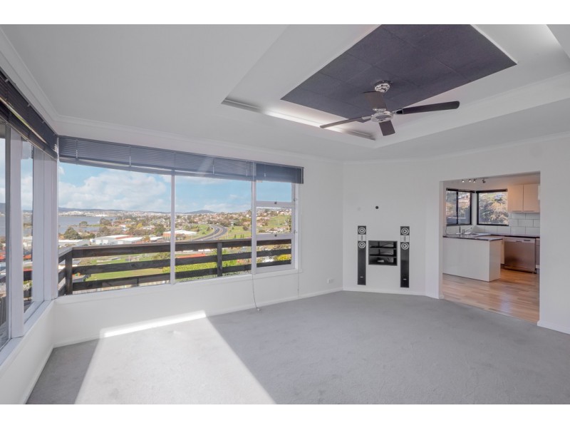 13 Kinarra Crescent, Chigwell TAS 7011