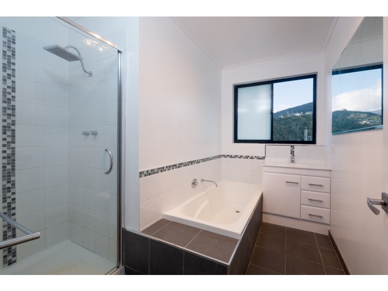 13 Kinarra Crescent, Chigwell TAS 7011