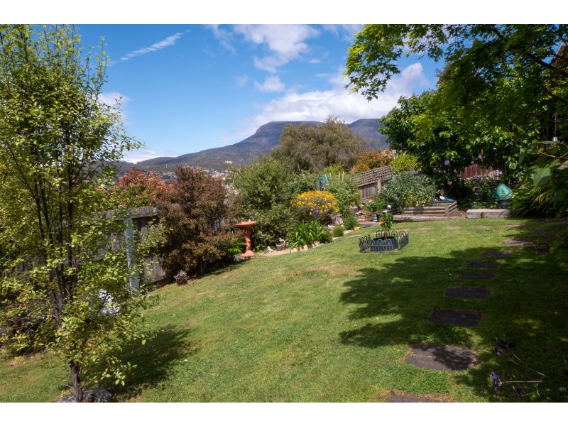 13 England Avenue, Montrose TAS 7010
