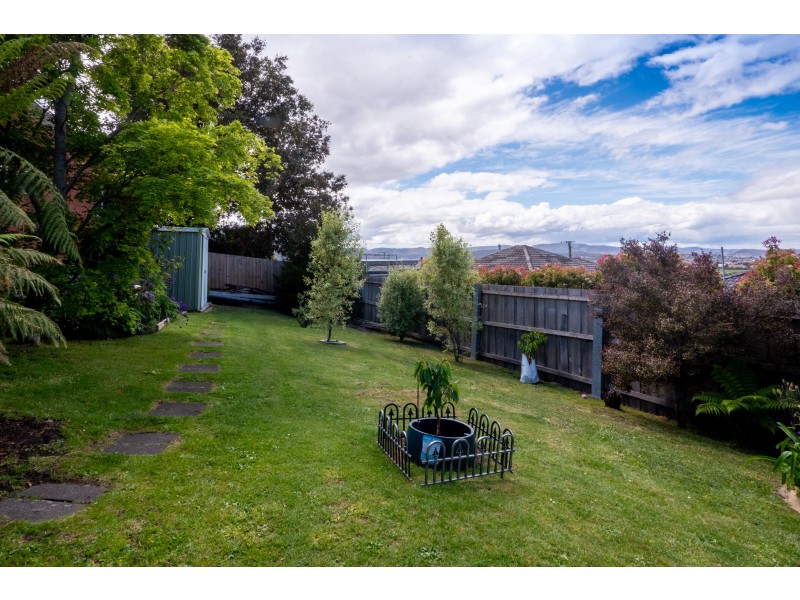 13 England Avenue, Montrose TAS 7010