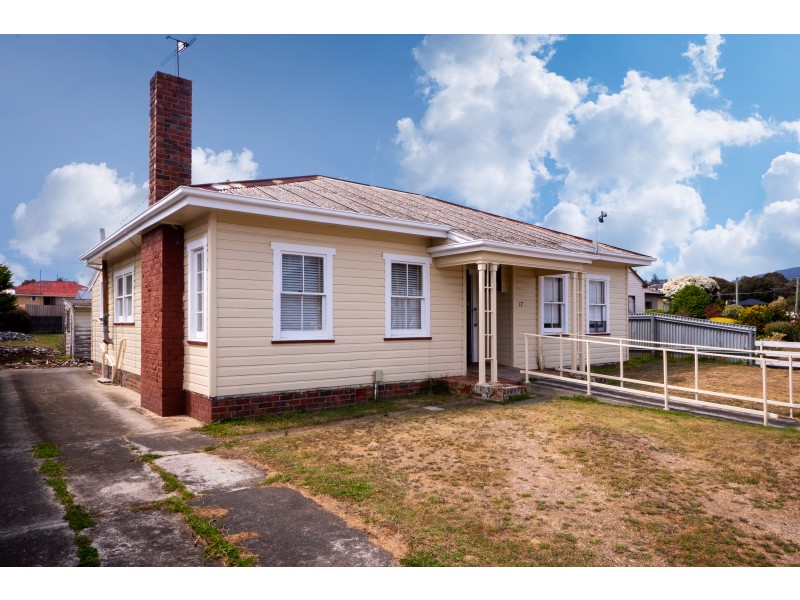 17 Constance Avenue, Glenorchy TAS 7010