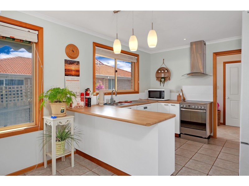2 Kirabati Road, Midway Point TAS 7171