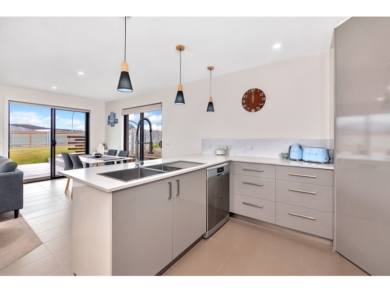 8 Harmsworth Road, Oakdowns TAS 7019