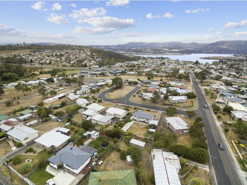 2 Narelle Place, Claremont TAS 7011