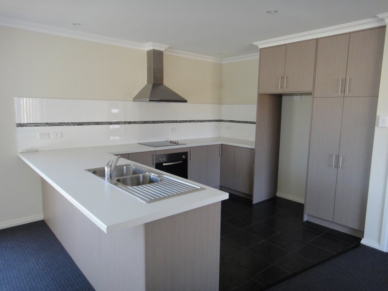 2/7 Alice Place, Brighton TAS 7030
