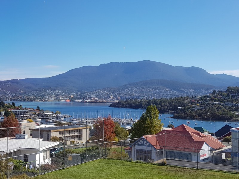 4/18 Alma Street, Bellerive TAS 7018