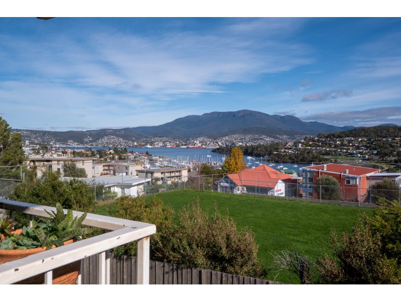 4/18 Alma Street, Bellerive TAS 7018