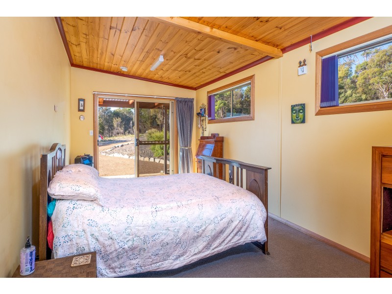 1 Baring Court, Triabunna TAS 7190