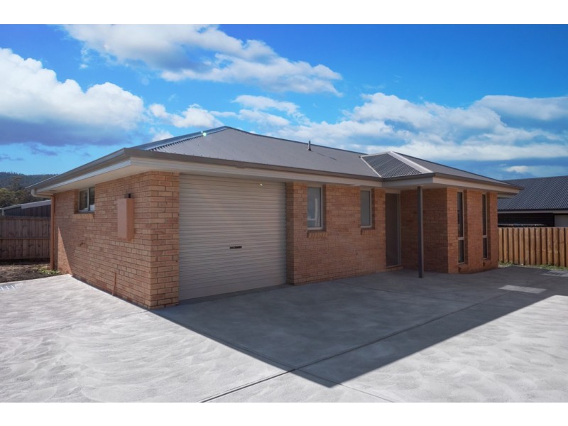 2/5 Emerald Drive, Rokeby TAS 7019