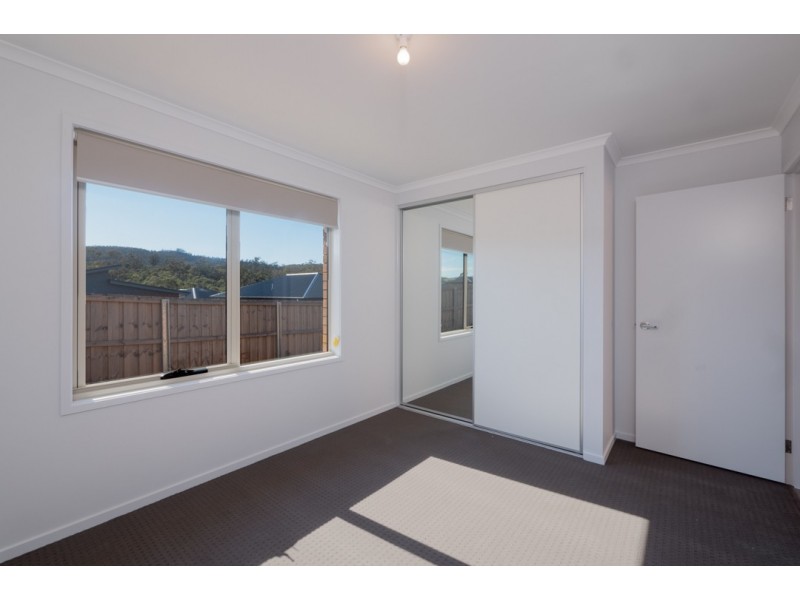 2/5 Emerald Drive, Rokeby TAS 7019