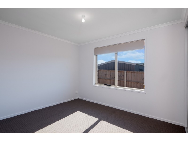 2/5 Emerald Drive, Rokeby TAS 7019