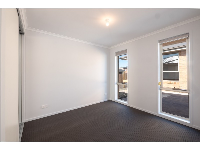 2/5 Emerald Drive, Rokeby TAS 7019