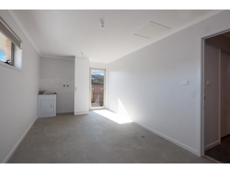 2/5 Emerald Drive, Rokeby TAS 7019