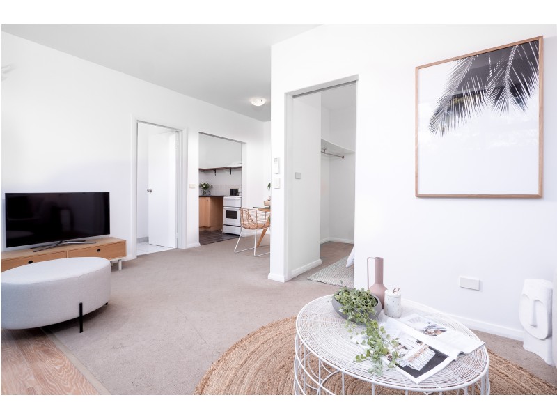 7/3 Norfolk Crescent, Sandy Bay TAS 7005