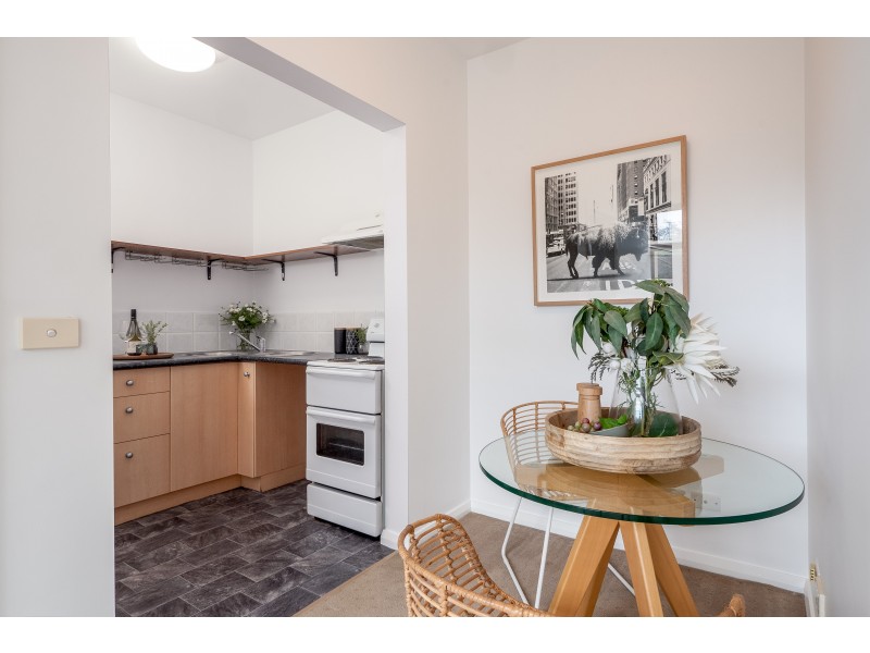 7/3 Norfolk Crescent, Sandy Bay TAS 7005