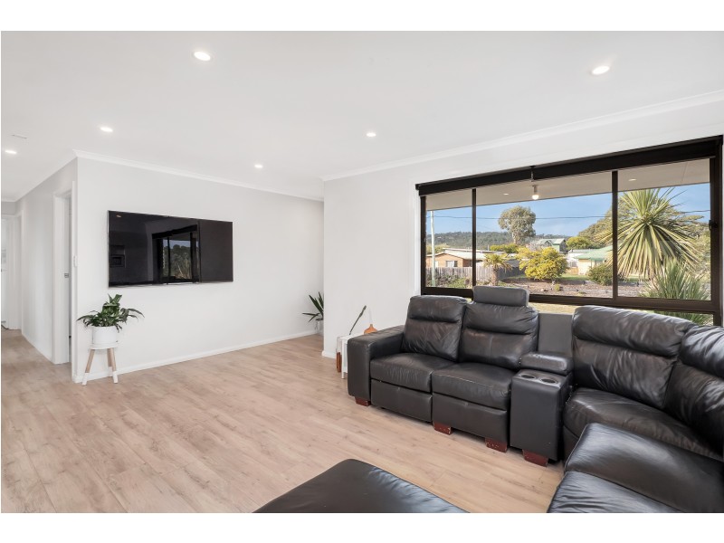 2 Nicholas Avenue, Dodges Ferry TAS 7173