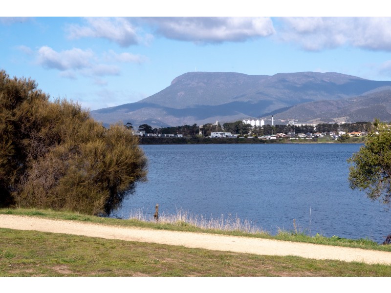 2 Francois Court, Old Beach TAS 7017