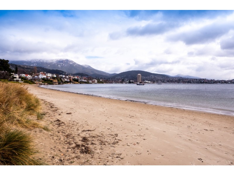 3/2 Mansell Court, Sandy Bay TAS 7005