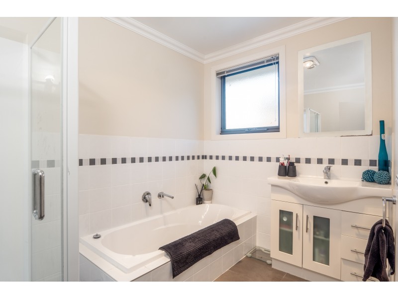 2/14 Glenfern Street, Howrah TAS 7018