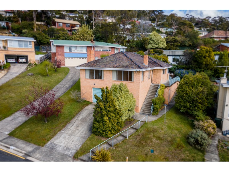 5 Goodhart Place, Sandy Bay TAS 7005
