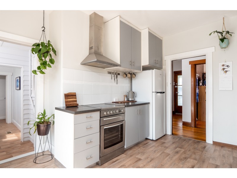 10 Springvale Avenue, New Town TAS 7008