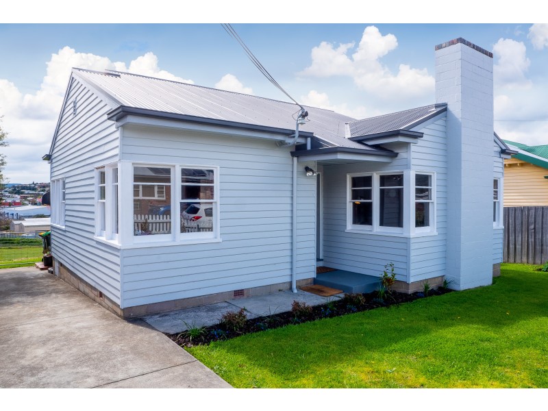 10 Springvale Avenue, New Town TAS 7008