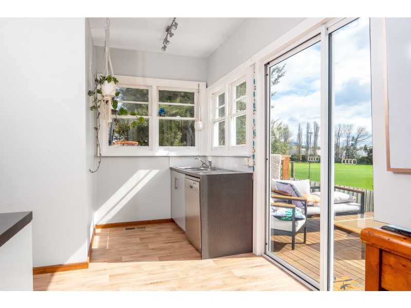 10 Springvale Avenue, New Town TAS 7008