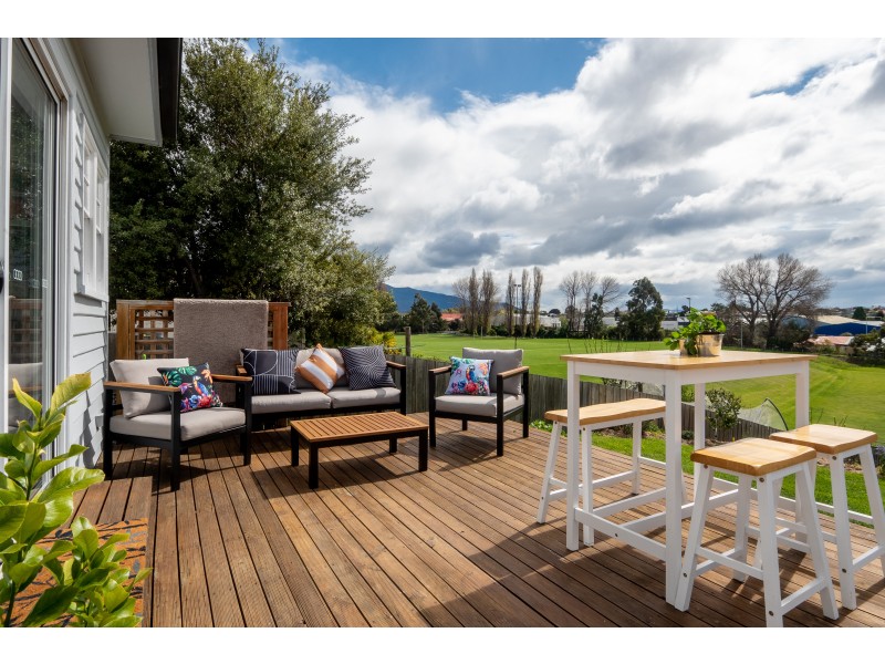 10 Springvale Avenue, New Town TAS 7008