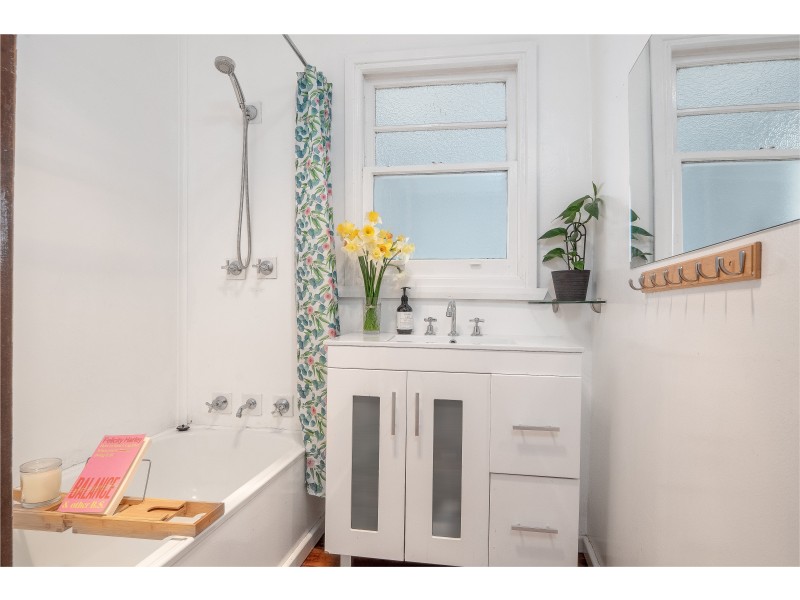 10 Springvale Avenue, New Town TAS 7008