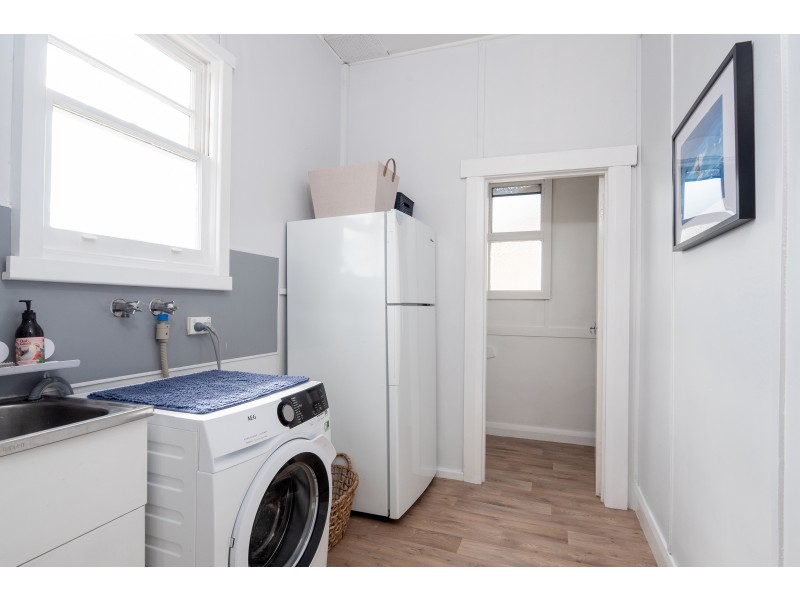 10 Springvale Avenue, New Town TAS 7008