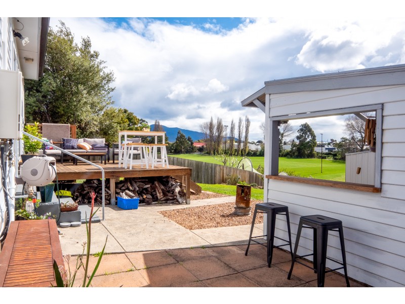 10 Springvale Avenue, New Town TAS 7008
