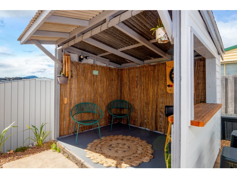 10 Springvale Avenue, New Town TAS 7008