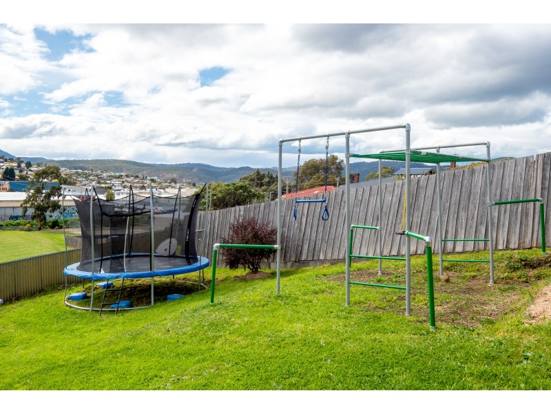 10 Springvale Avenue, New Town TAS 7008