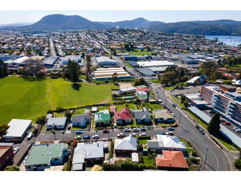 10 Springvale Avenue, New Town TAS 7008