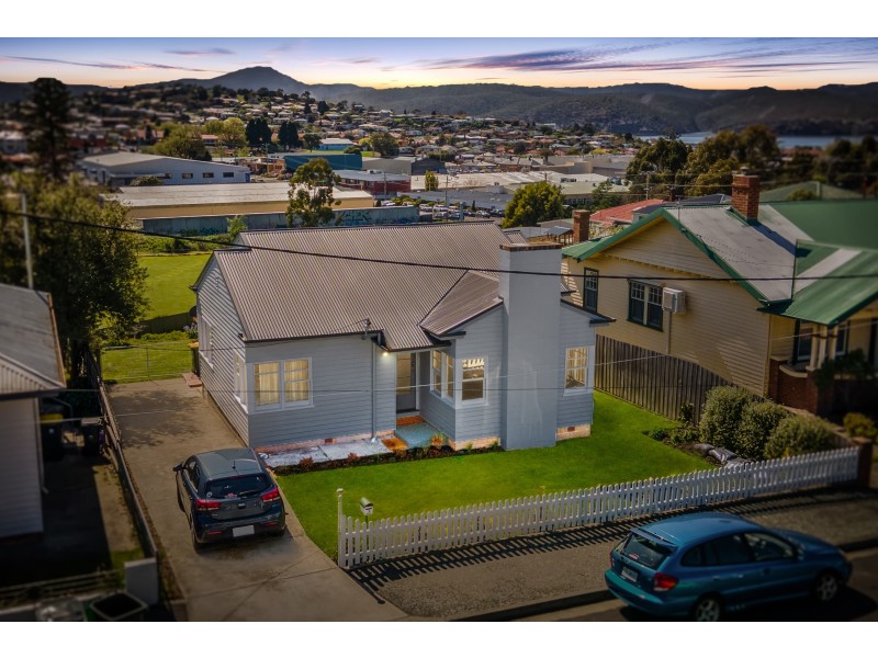 10 Springvale Avenue, New Town TAS 7008