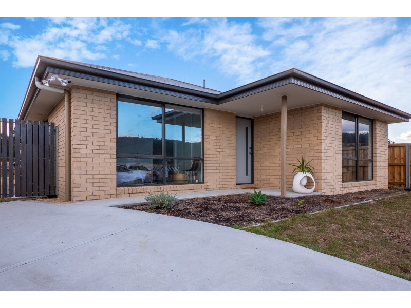 33 Holmfield Avenue, Clarendon Vale TAS 7019