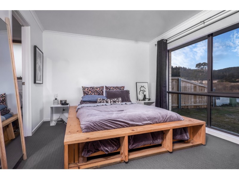 33 Holmfield Avenue, Clarendon Vale TAS 7019