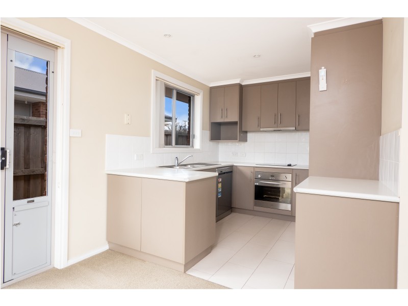 8/1-3 Leighland Road, Claremont TAS 7011