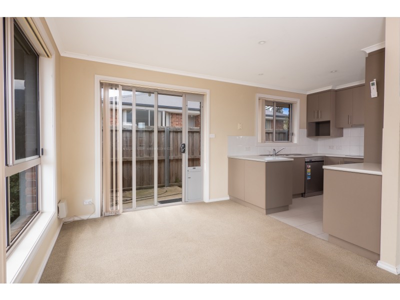 8/1-3 Leighland Road, Claremont TAS 7011