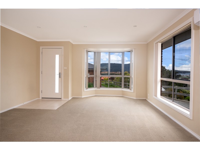 8/1-3 Leighland Road, Claremont TAS 7011