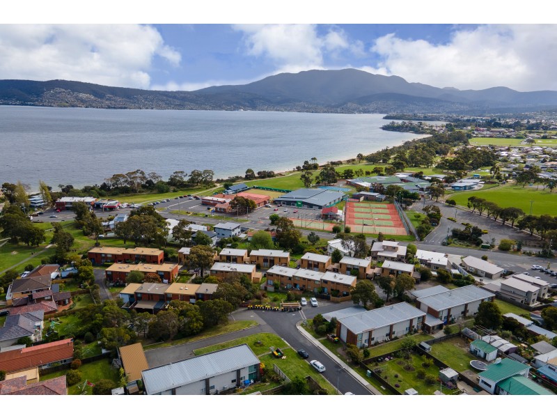 25/4 Clifford Court, Howrah TAS 7018