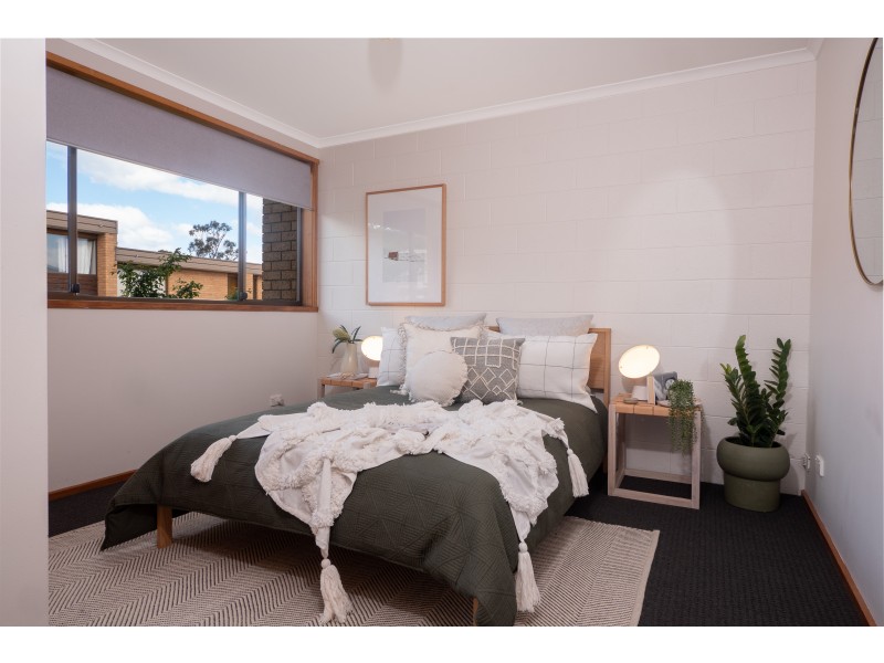 25/4 Clifford Court, Howrah TAS 7018