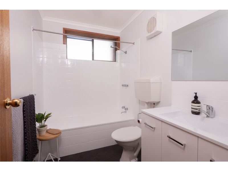25/4 Clifford Court, Howrah TAS 7018