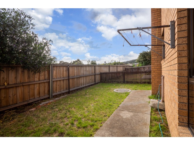 25/4 Clifford Court, Howrah TAS 7018