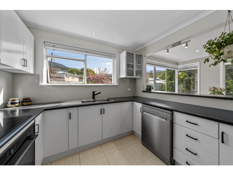 6 Catherine Street, Berriedale TAS 7011